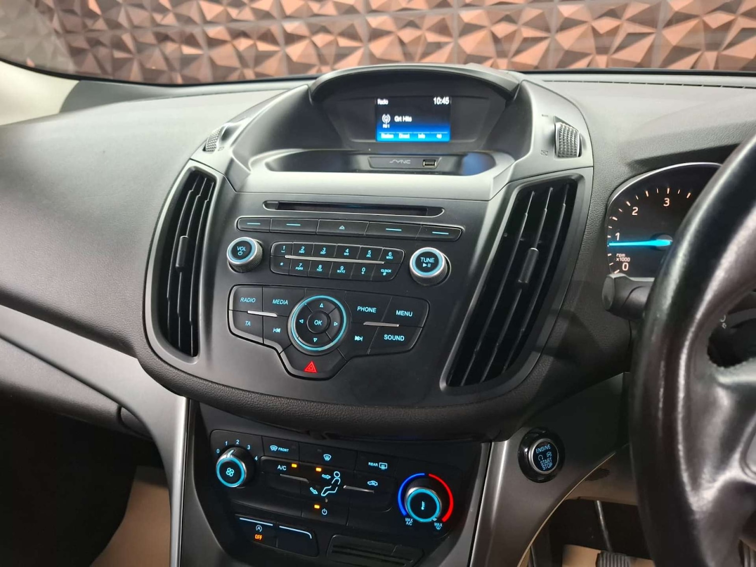 Used Ford Kuga 2017 for sale - 76921523: Photo 26