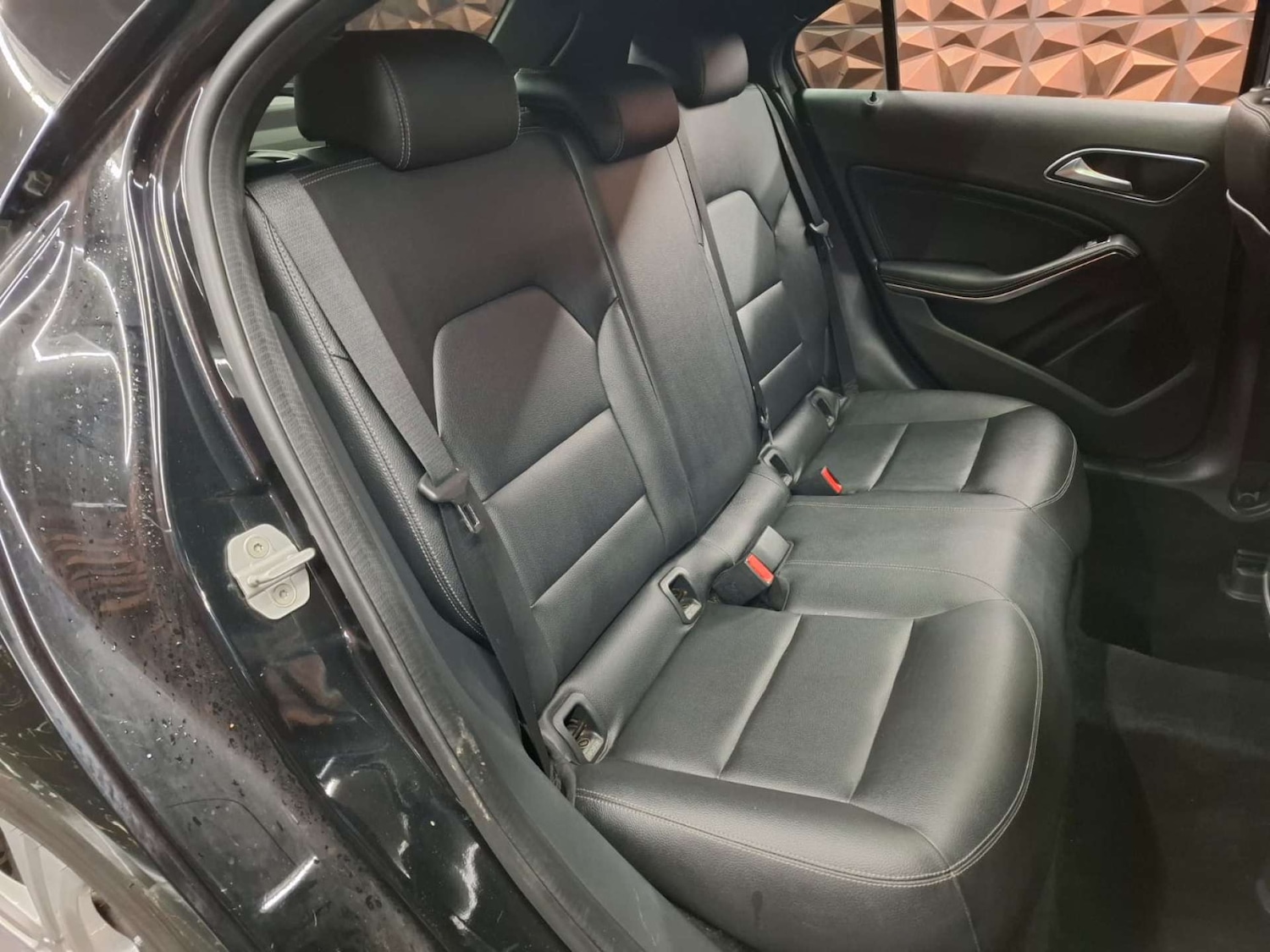 Used Mercedes-Benz A-Class 2015 for sale - 76921385: Photo 11