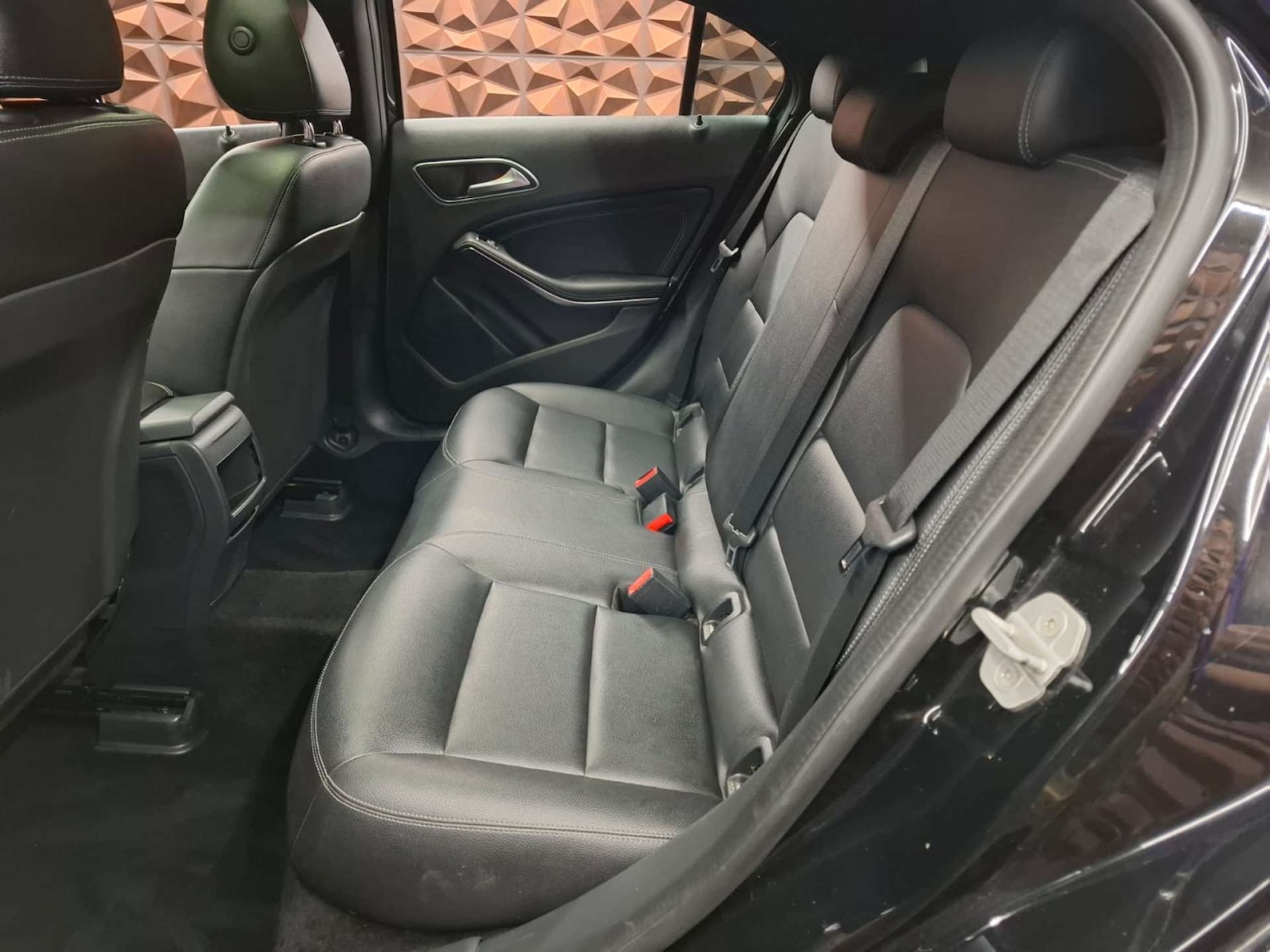 Used Mercedes-Benz A-Class 2015 for sale - 76921385: Photo 15