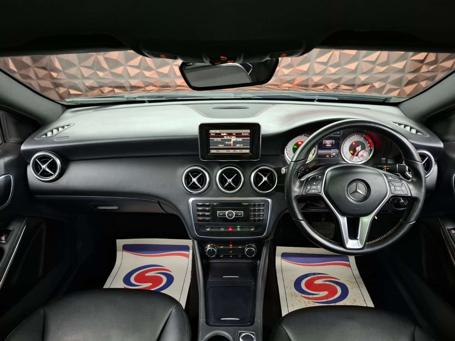 Used Mercedes-Benz A-Class 2015 for sale - 76921385: Photo 19