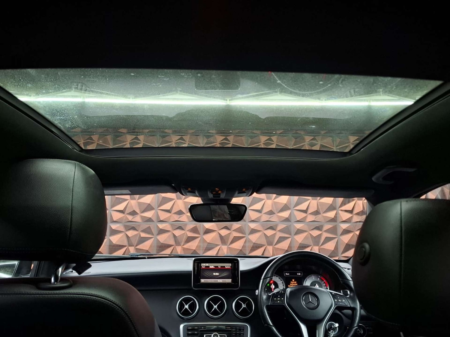 Used Mercedes-Benz A-Class 2015 for sale - 76921385: Photo 26