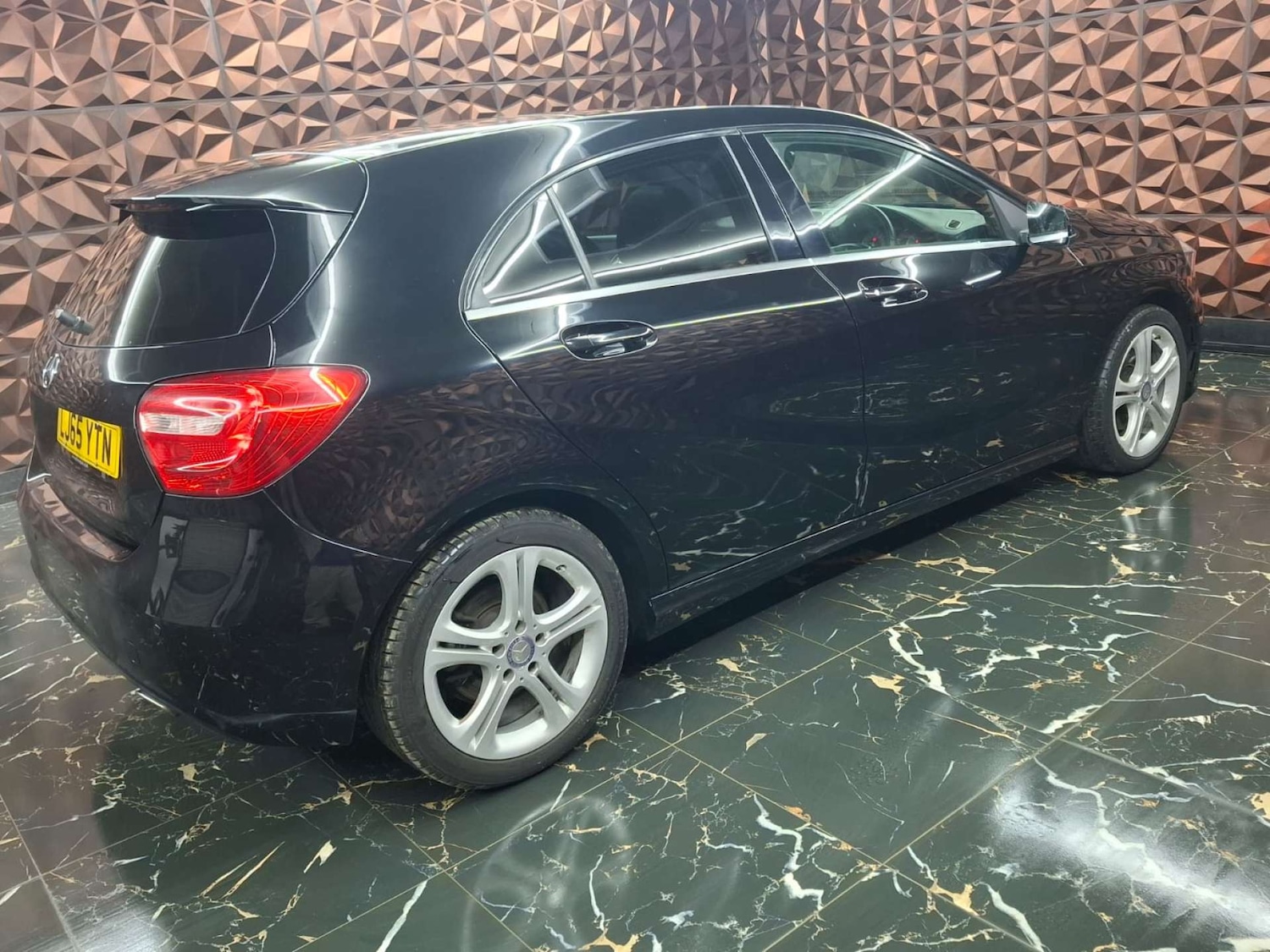 Used Mercedes-Benz A-Class 2015 for sale - 76921385: Photo 27