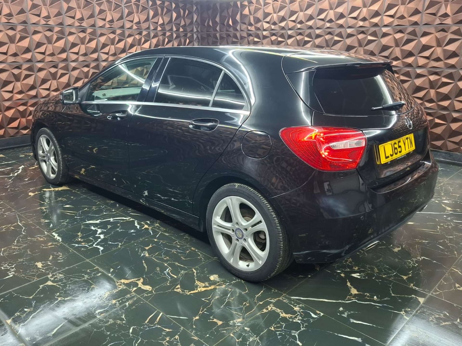 Used Mercedes-Benz A-Class 2015 for sale - 76921385: Photo 29
