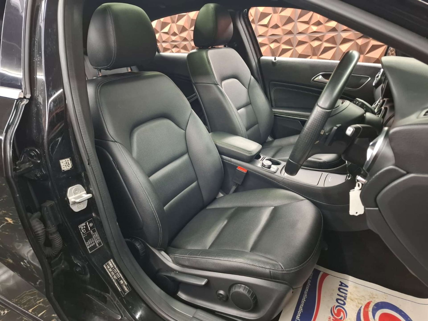 Used Mercedes-Benz A-Class 2015 for sale - 76921385: Photo 8