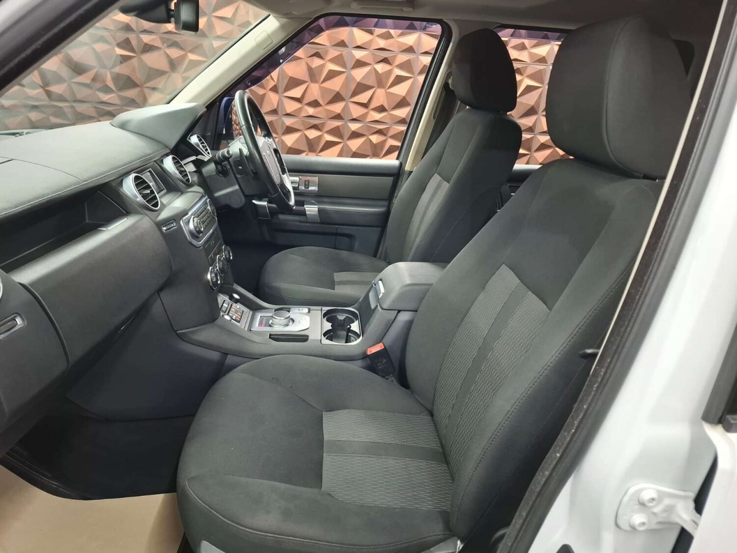 Used Land Rover Discovery 2014 for sale - 76921345: Photo 16