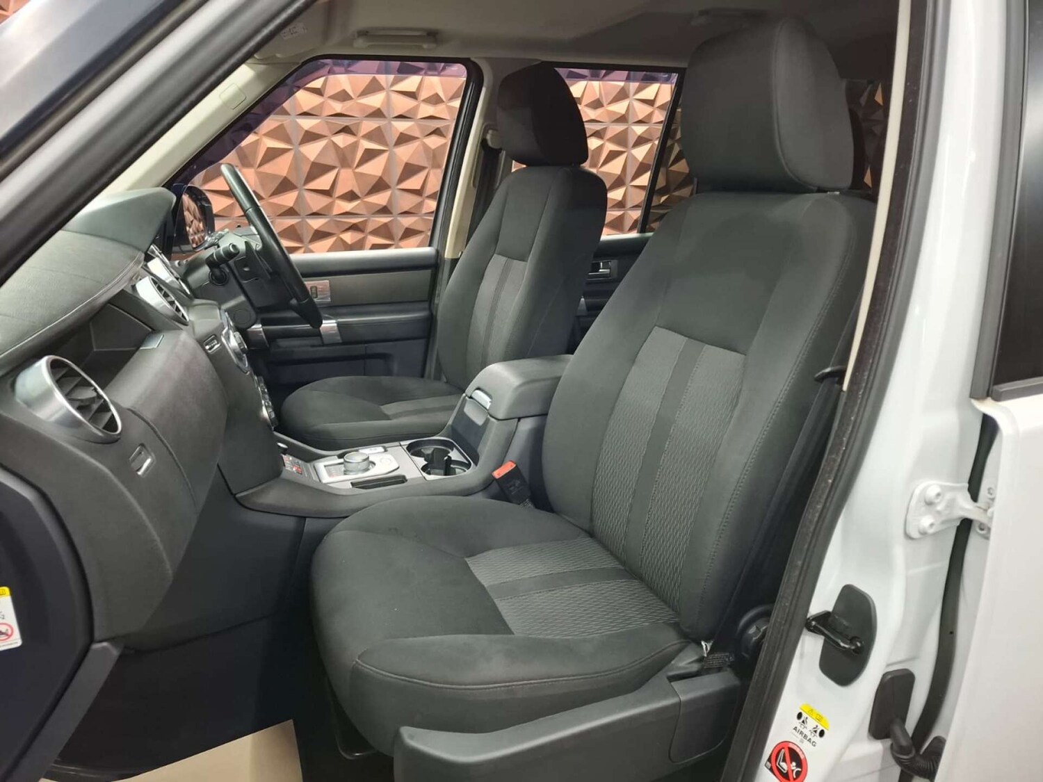 Used Land Rover Discovery 2014 for sale - 76921345: Photo 17