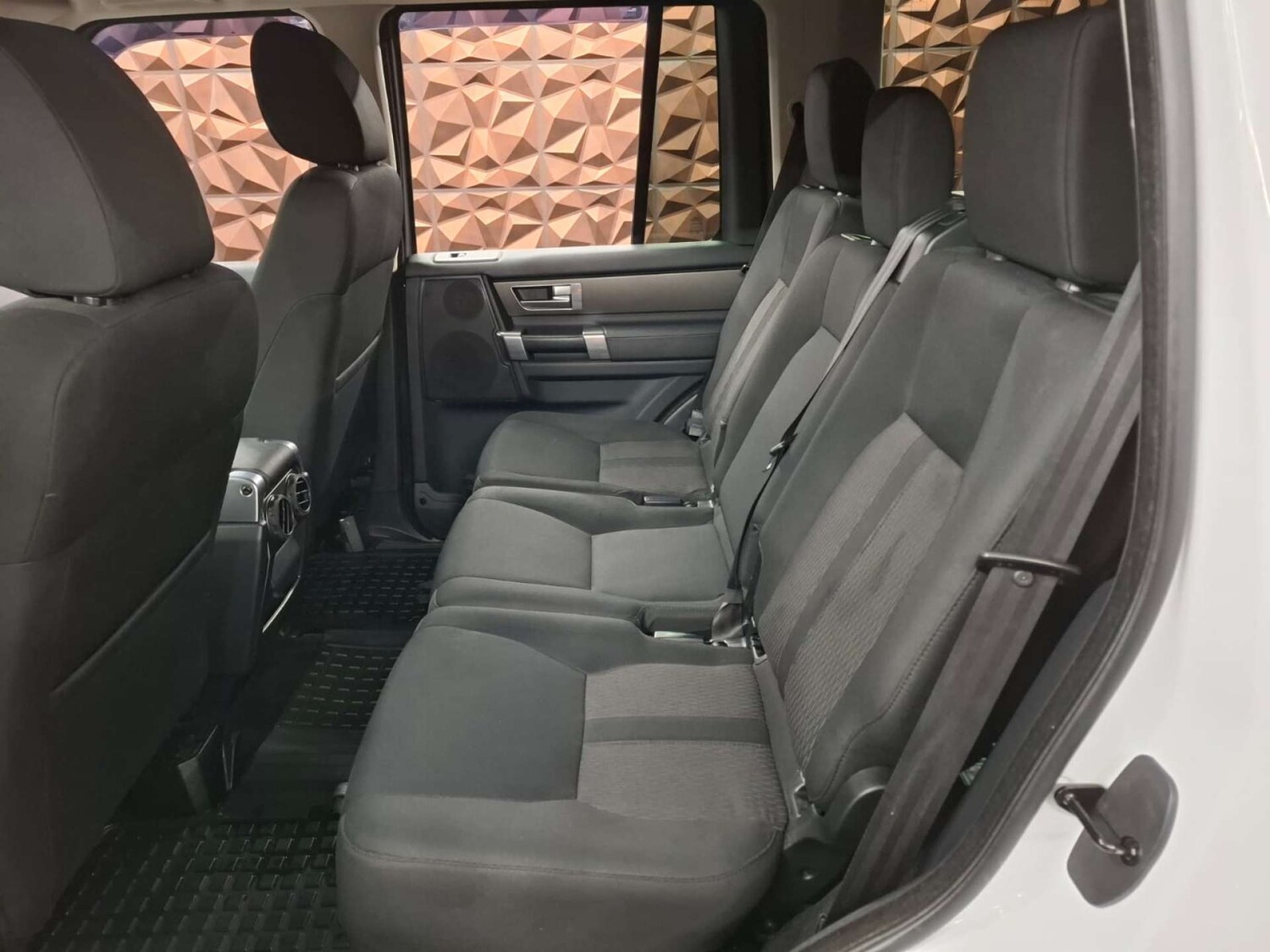 Used Land Rover Discovery 2014 for sale - 76921345: Photo 18