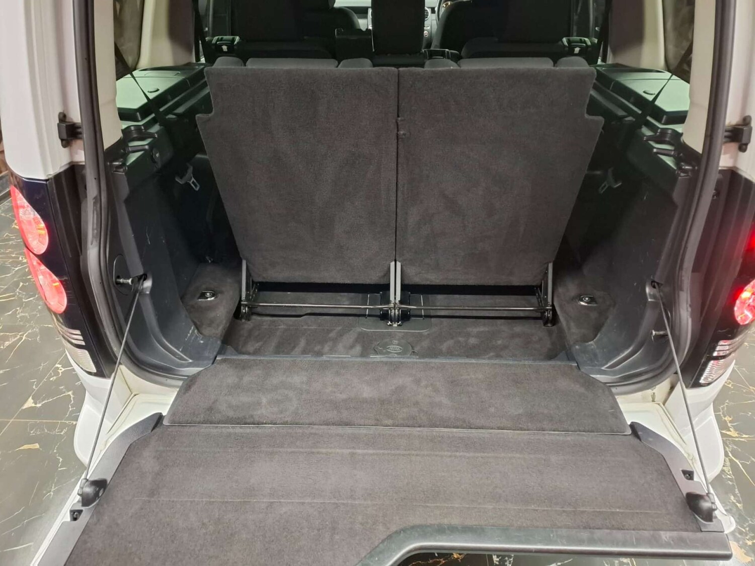 Used Land Rover Discovery 2014 for sale - 76921345: Photo 22