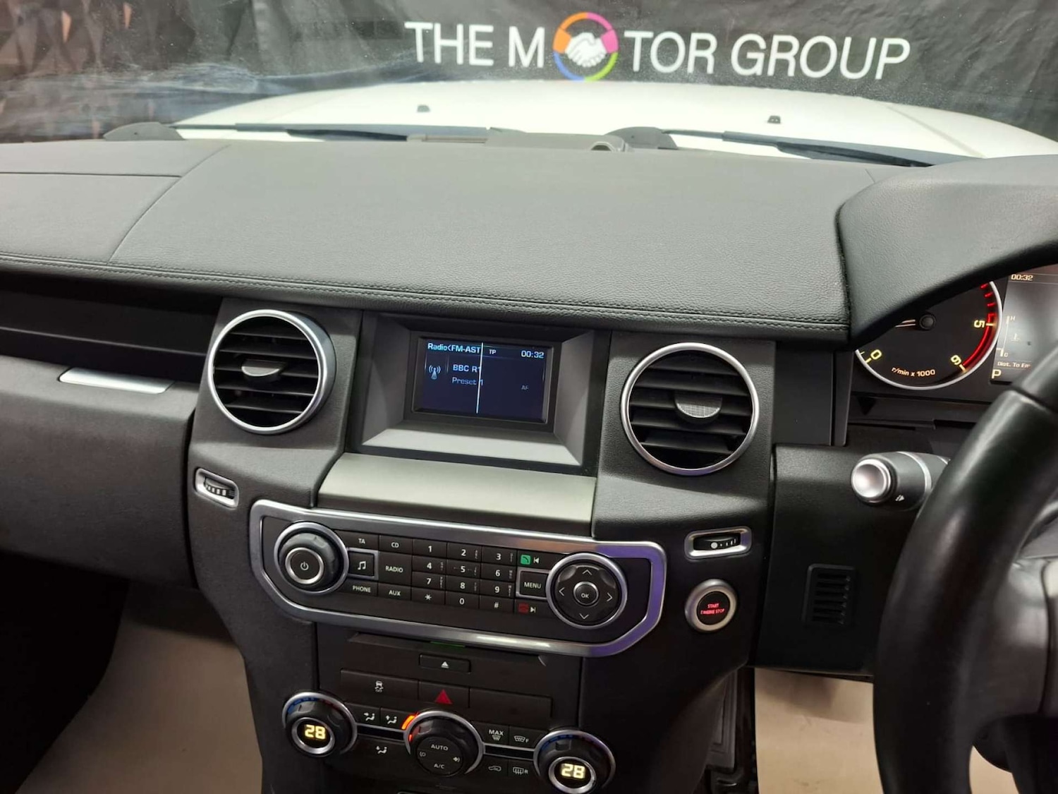 Used Land Rover Discovery 2014 for sale - 76921345: Photo 24