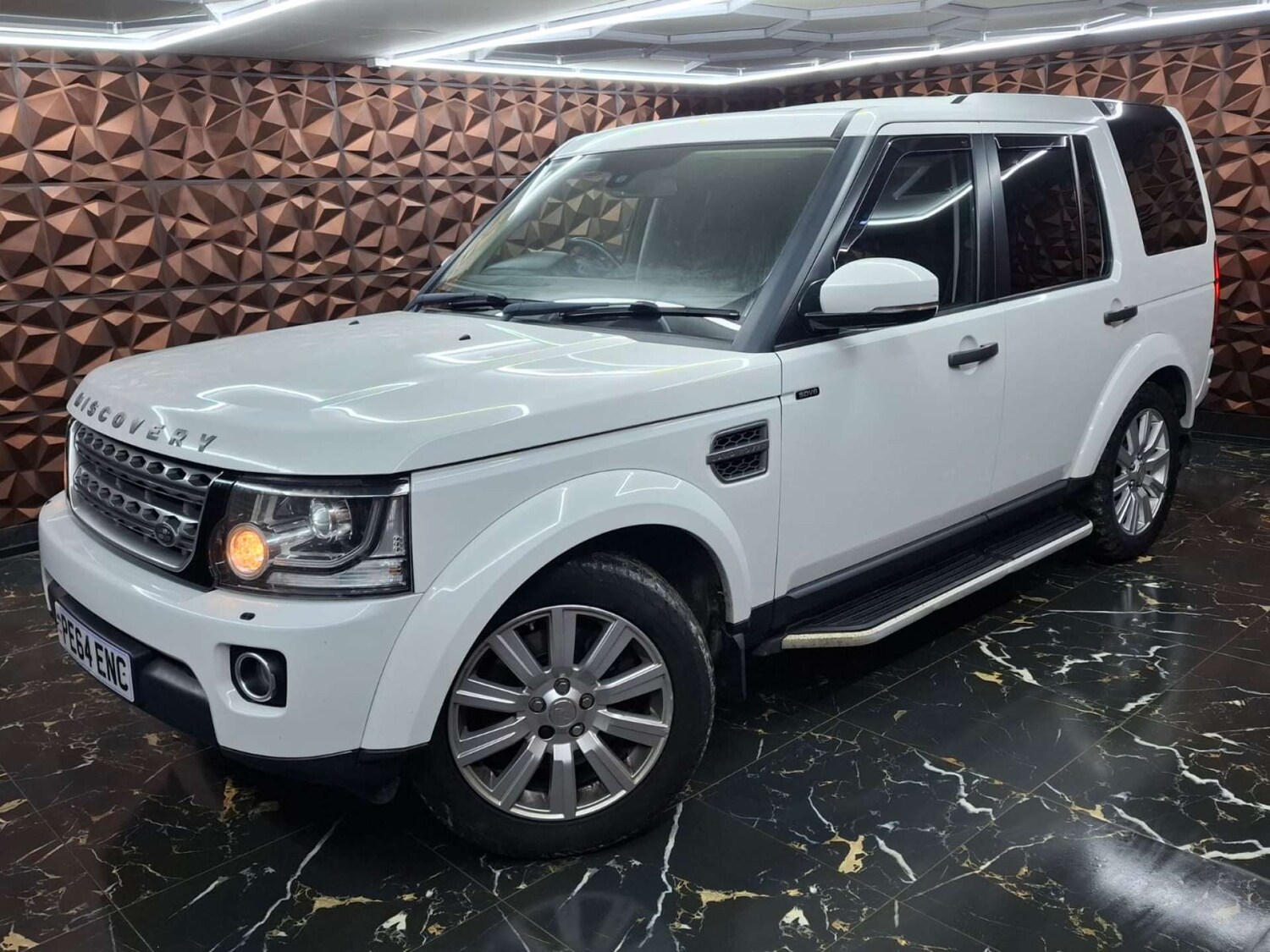 Used Land Rover Discovery 2014 for sale - 76921345: Photo 4