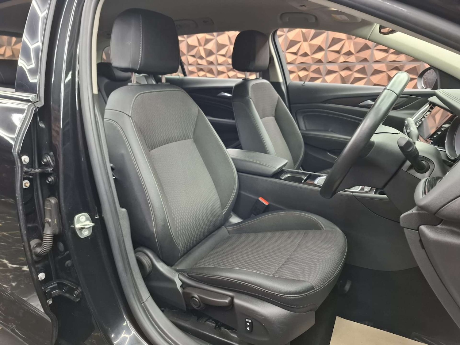 Used Vauxhall Insignia 2017 for sale - 77803634: Photo 7