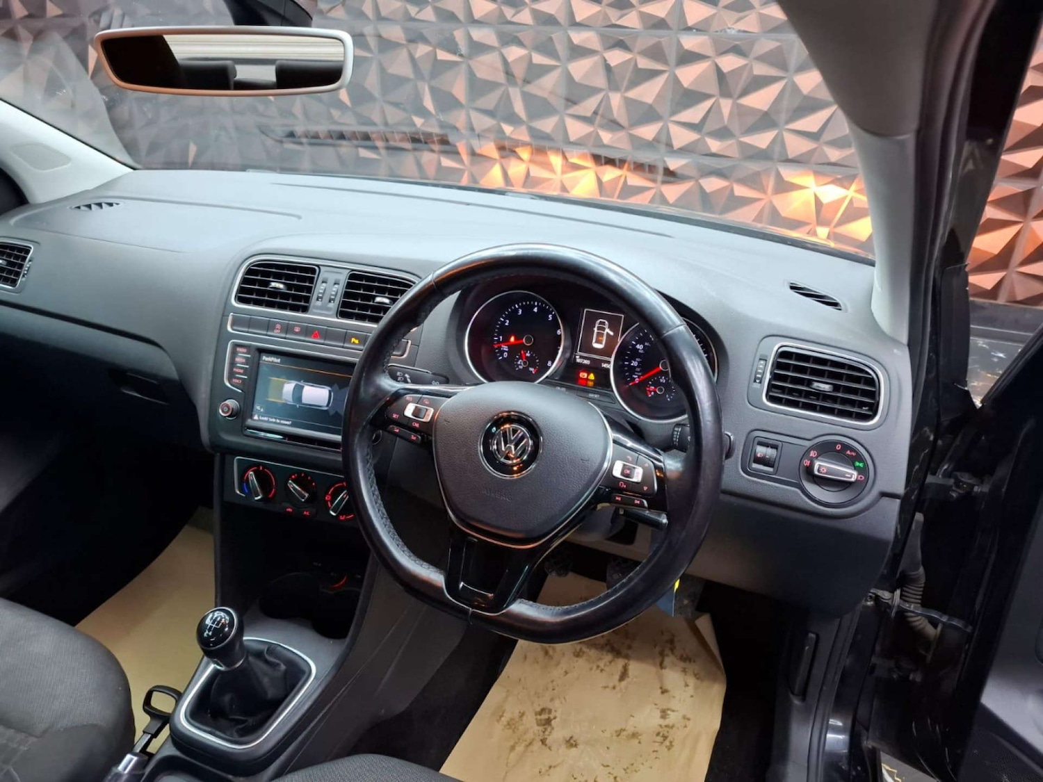 Used Volkswagen Polo 2016 for sale - 76921419: Photo 54