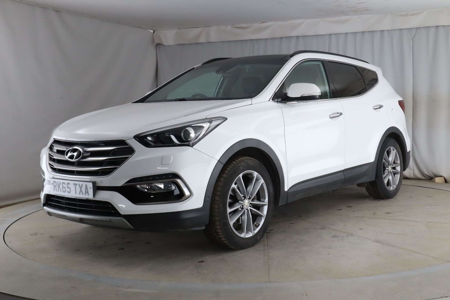 Used Hyundai Santa Fe 2015 for sale - 77905734: Photo 3