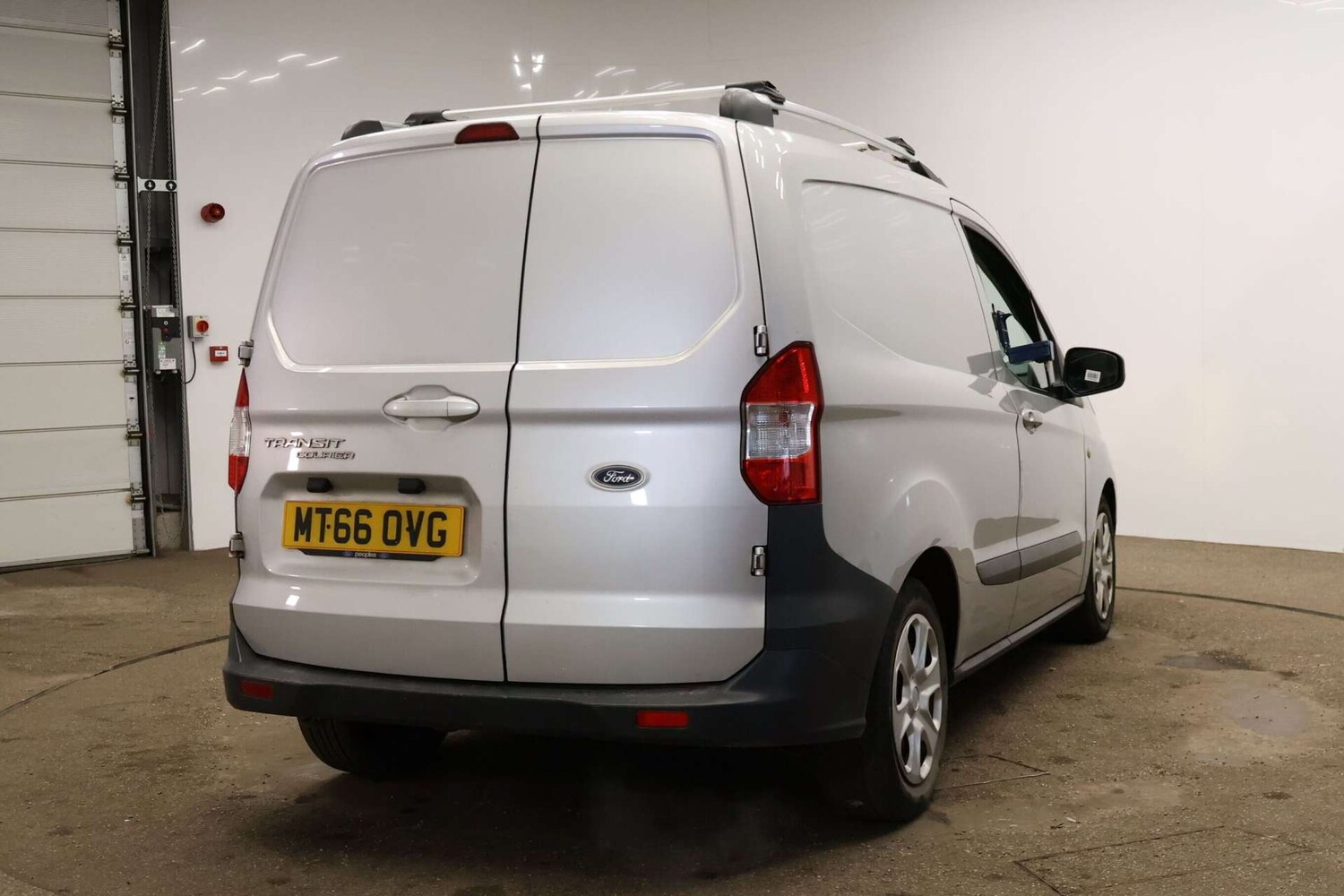 Used Ford Transit Courier 2016 for sale - 76921330: Photo 7