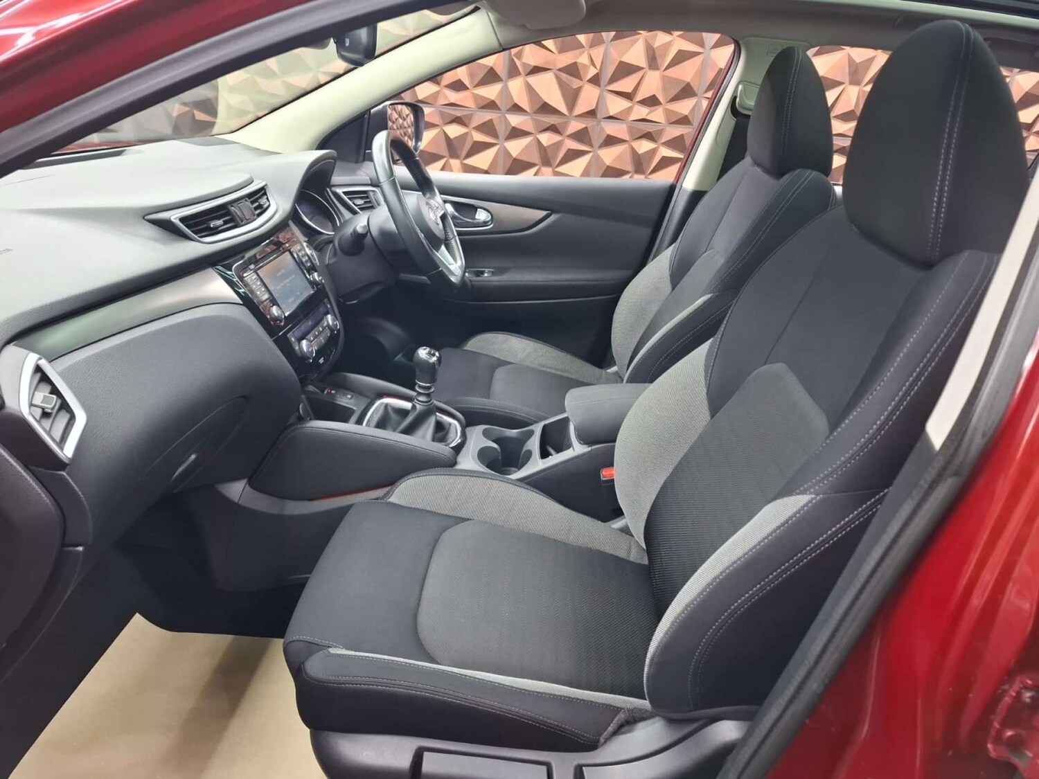 Used Nissan Qashqai 2017 for sale - 77187814: Photo 13