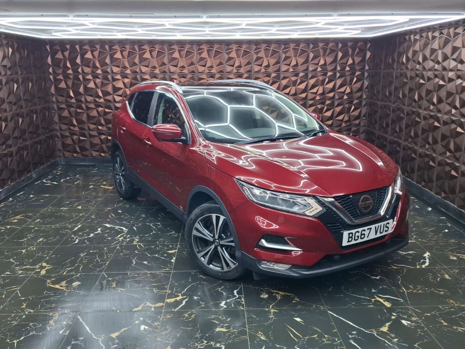 Used Nissan Qashqai 2017 for sale - 77187814: Photo 2