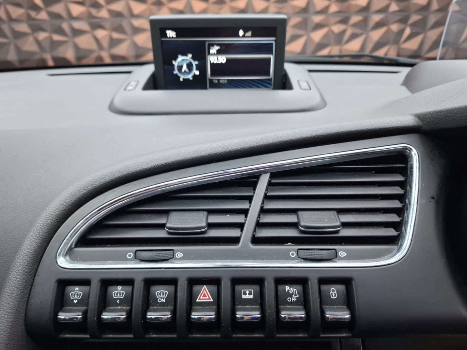 Used Peugeot 3008 2015 for sale - 77151328: Photo 18