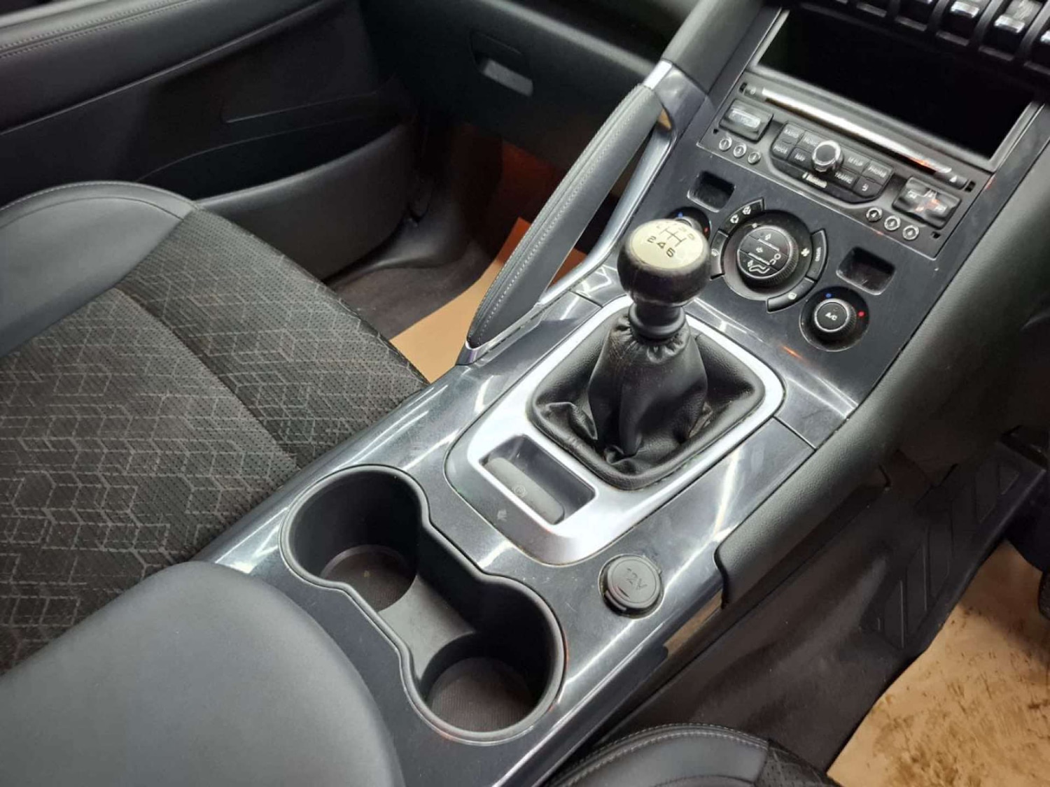 Used Peugeot 3008 2015 for sale - 77151328: Photo 24