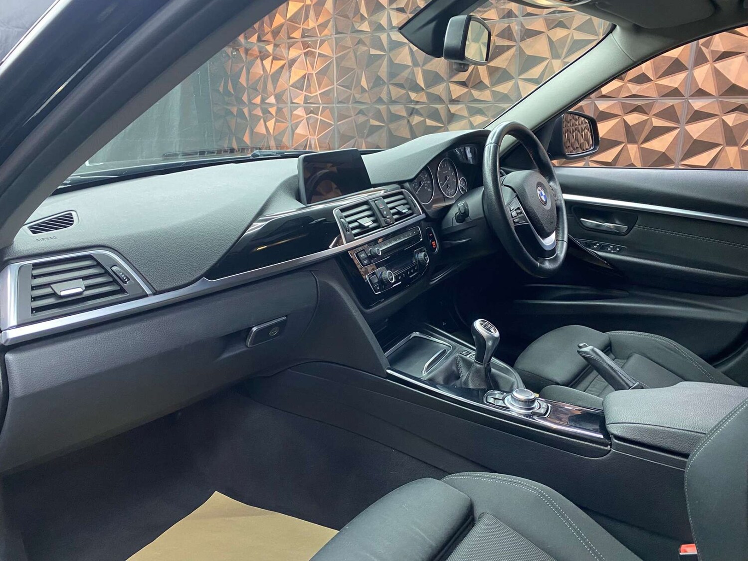 Used BMW 3 Series 2017 for sale - 77575824: Photo 11