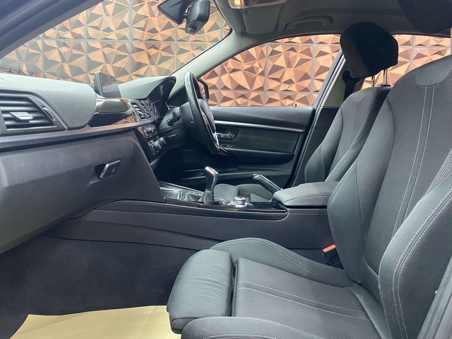 Used BMW 3 Series 2017 for sale - 77575824: Photo 12