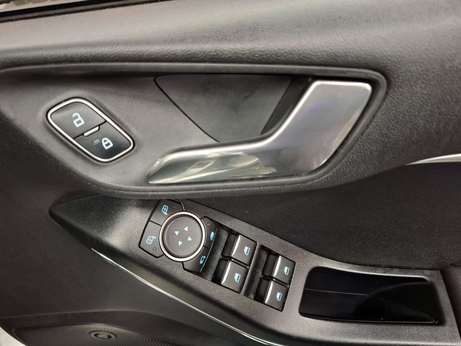 Used Ford Fiesta 2018 for sale - 76921324: Photo 24