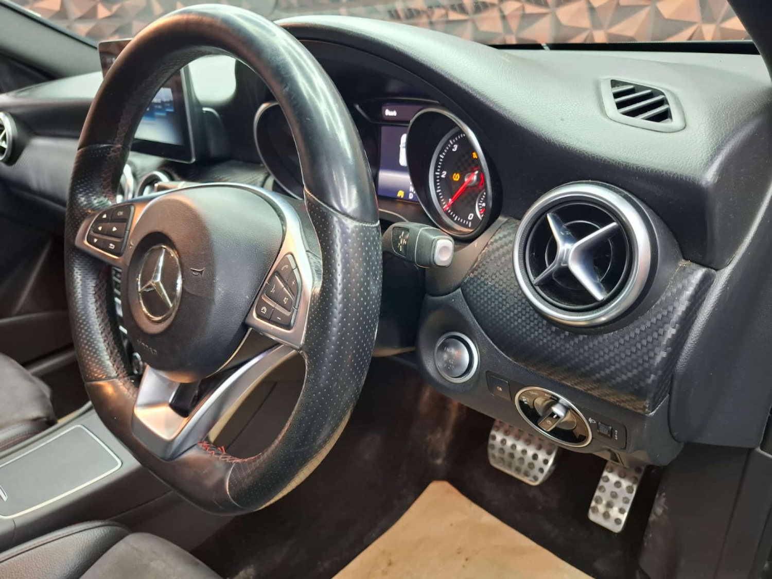 Used Mercedes-Benz A-Class 2017 for sale - 76921394: Photo 28