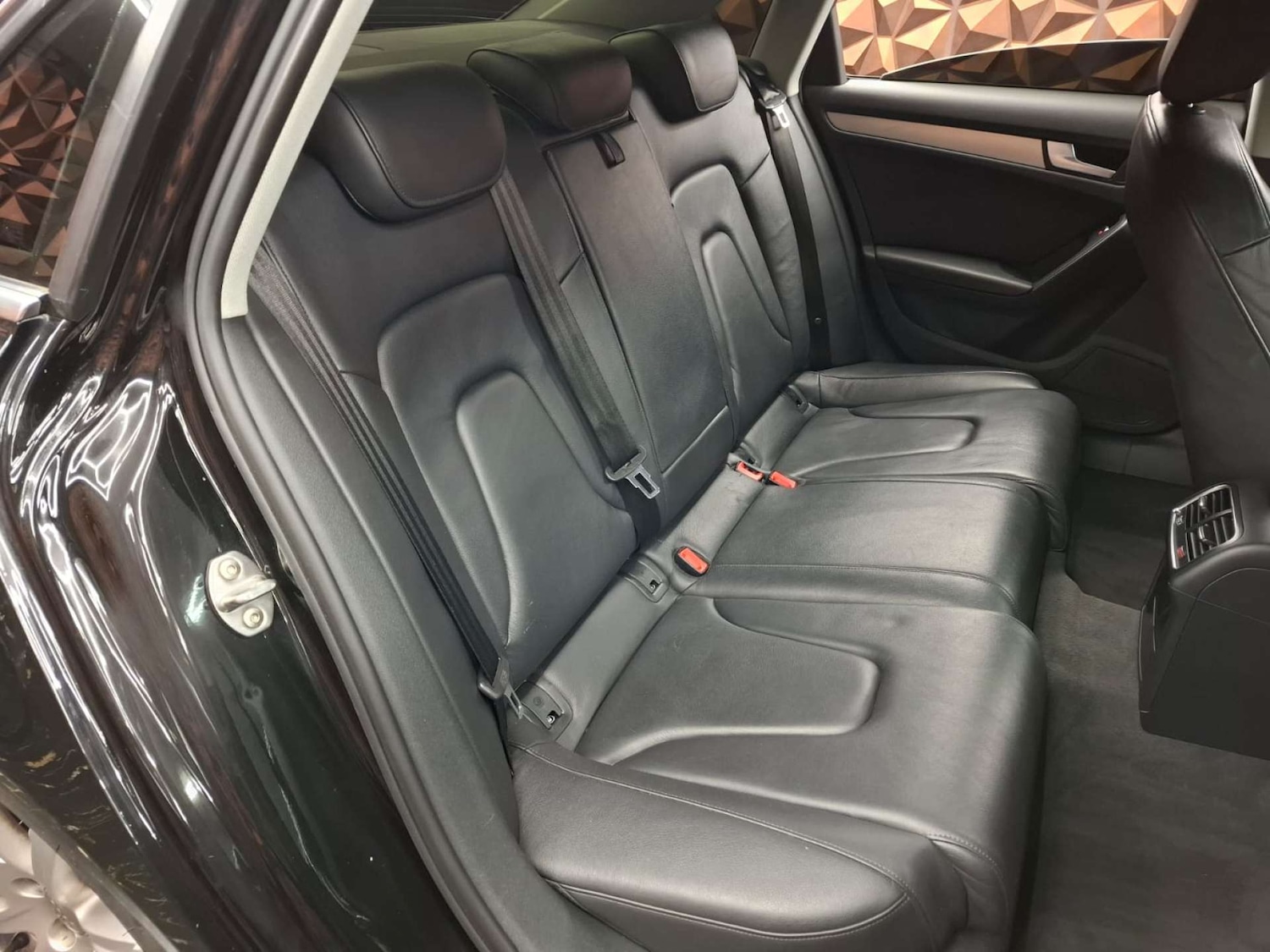 Used Audi A4 2014 for sale - 76921348: Photo 13