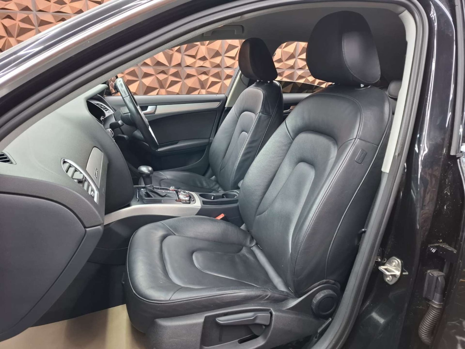 Used Audi A4 2014 for sale - 76921348: Photo 15