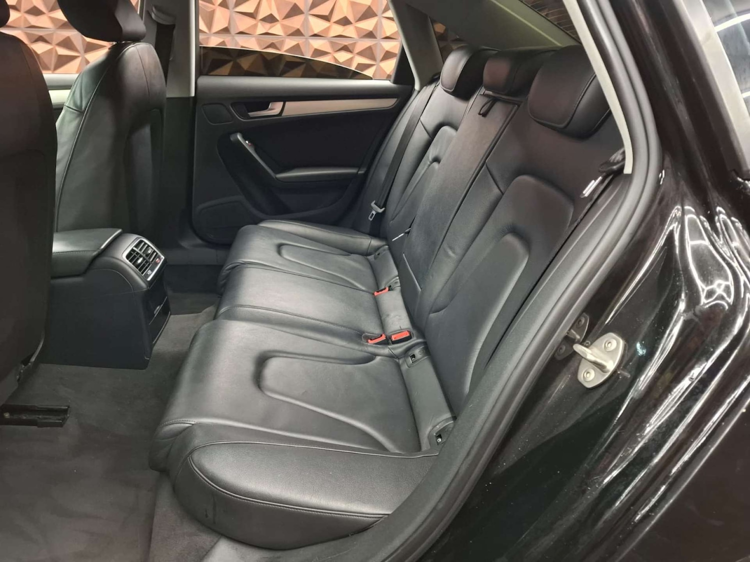 Used Audi A4 2014 for sale - 76921348: Photo 16