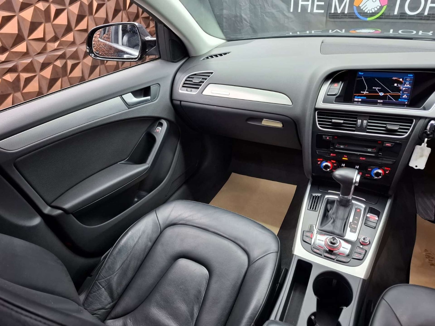 Used Audi A4 2014 for sale - 76921348: Photo 9