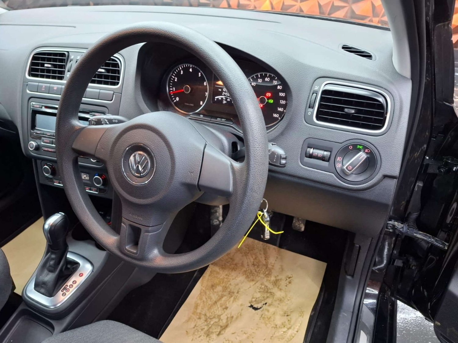 Used Volkswagen Polo 2013 for sale - 76921312: Photo 37