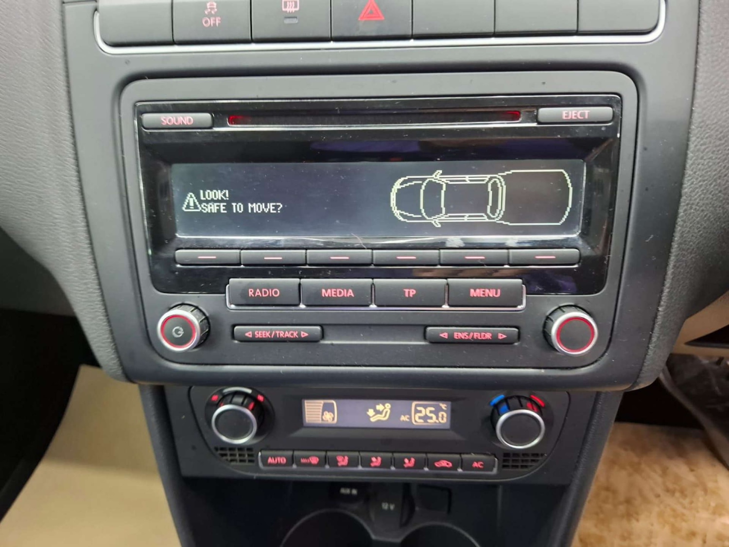 Used Volkswagen Polo 2013 for sale - 76921312: Photo 43