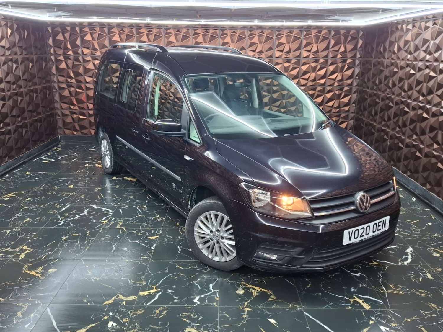Used Volkswagen Caddy Maxi Life 2020 for sale - 77151217: Photo 2