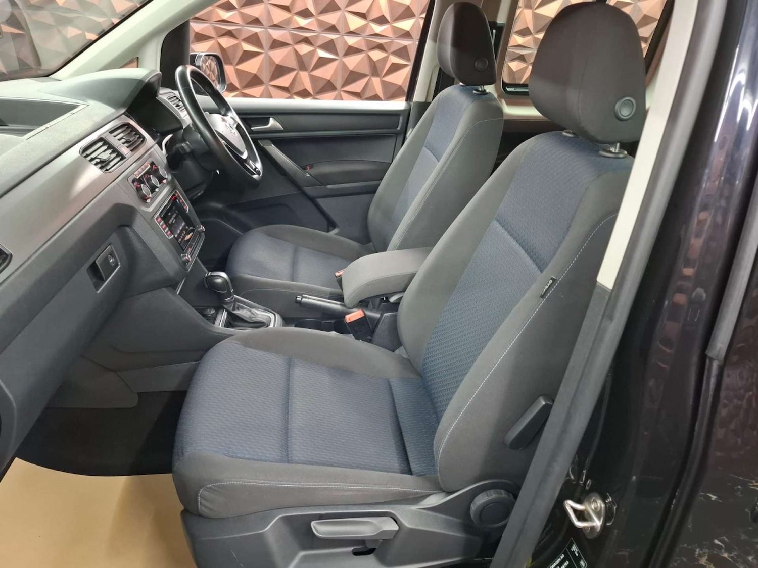 Used Volkswagen Caddy Maxi Life 2020 for sale - 77151217: Photo 23