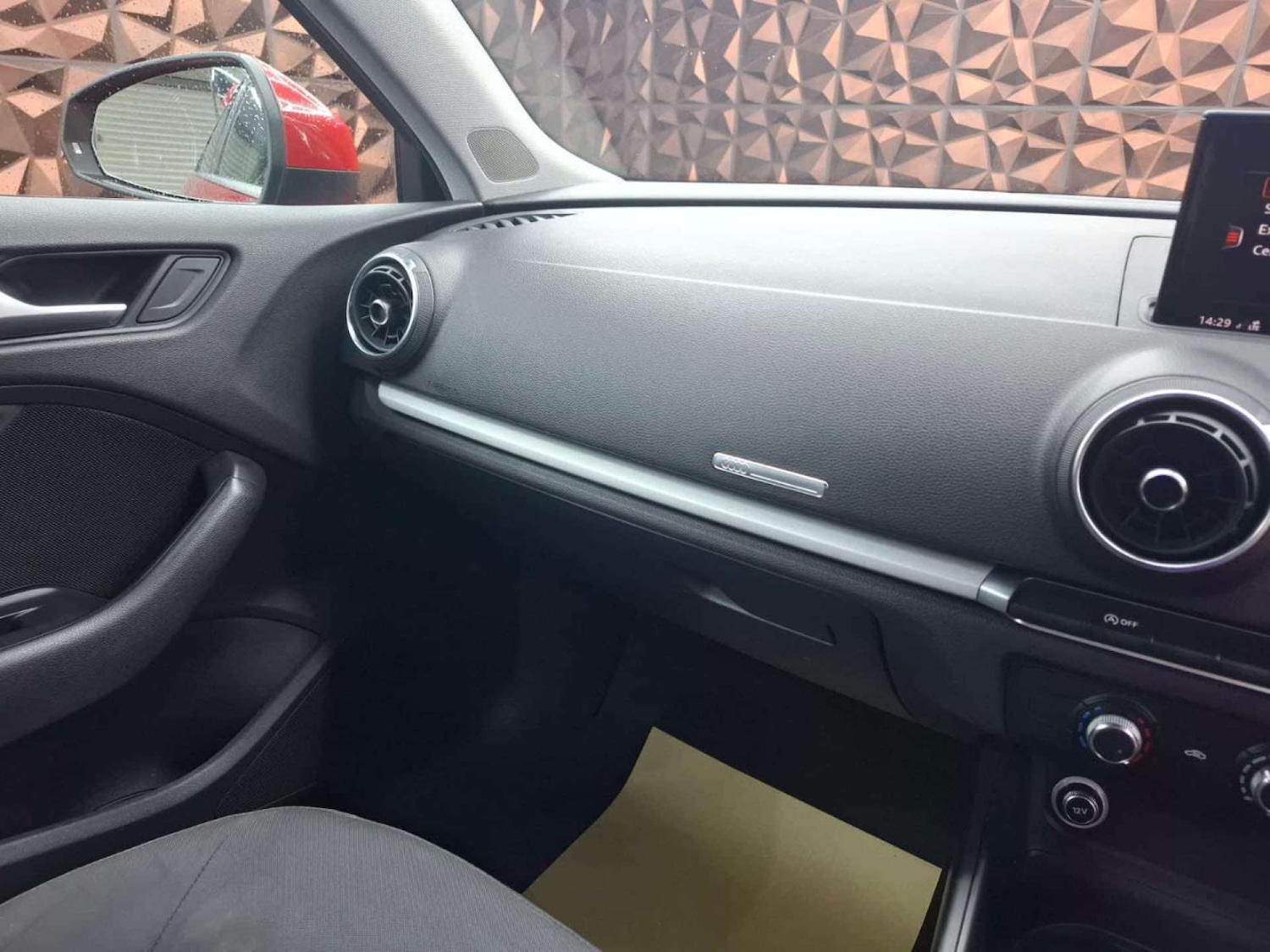 Used Audi A1 2016 for sale - 76921335: Photo 17