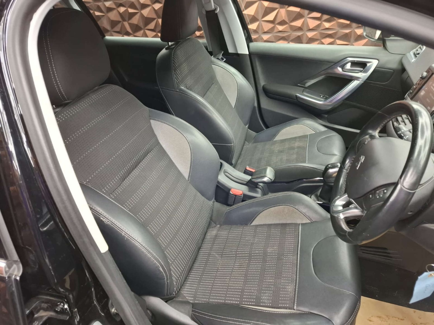 Used Peugeot 2008 2016 for sale - 76921374: Photo 17