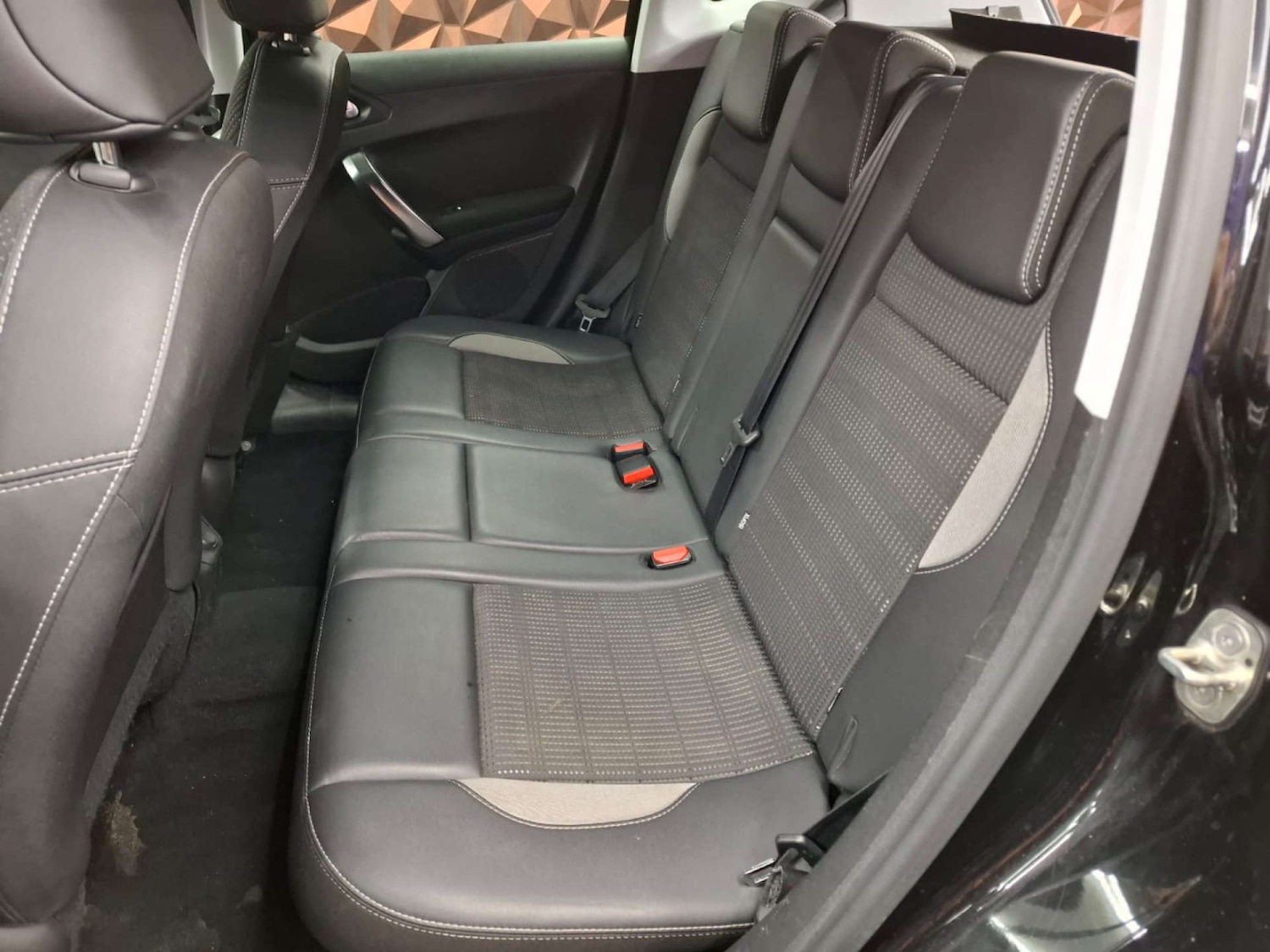 Used Peugeot 2008 2016 for sale - 76921374: Photo 19