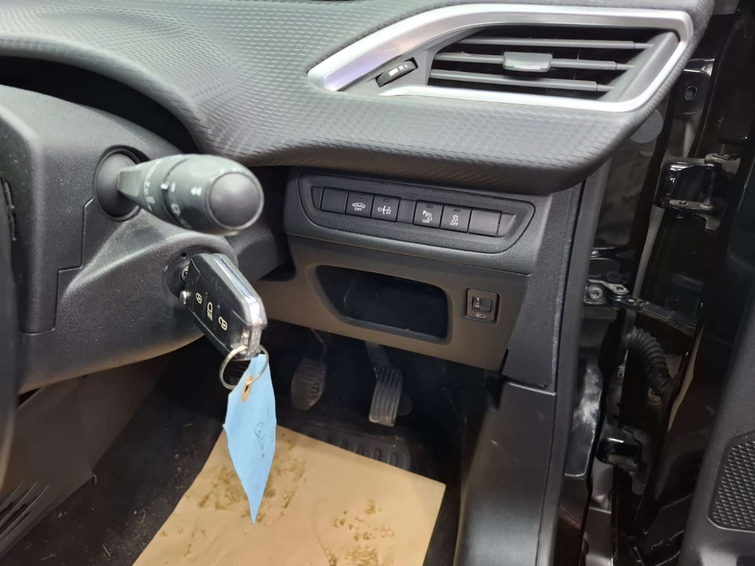 Used Peugeot 2008 2016 for sale - 76921374: Photo 34