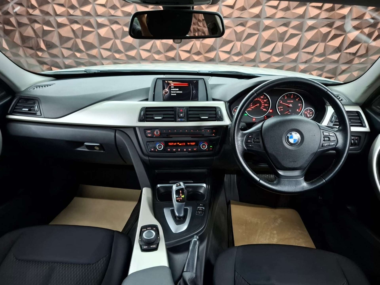 Used BMW 3 Series 2015 for sale - 76921404: Photo 18