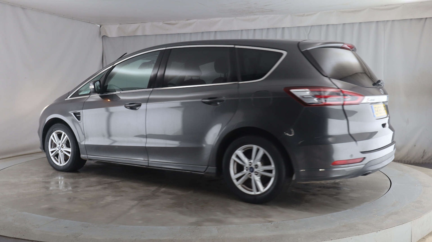 Used Ford S-Max 2015 for sale - 77249221: Photo 5