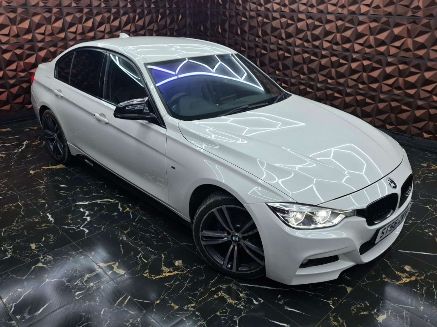 Used BMW 3 Series 2017 for sale - 76921384: Photo 2