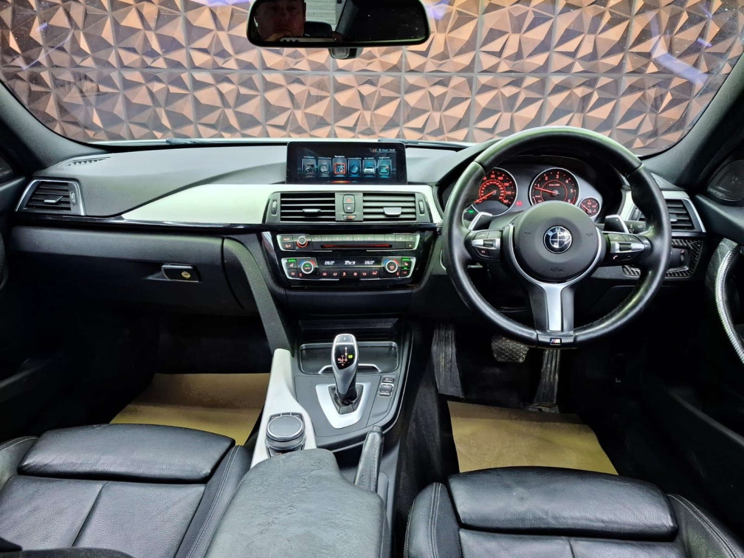 Used BMW 3 Series 2017 for sale - 76921384: Photo 32