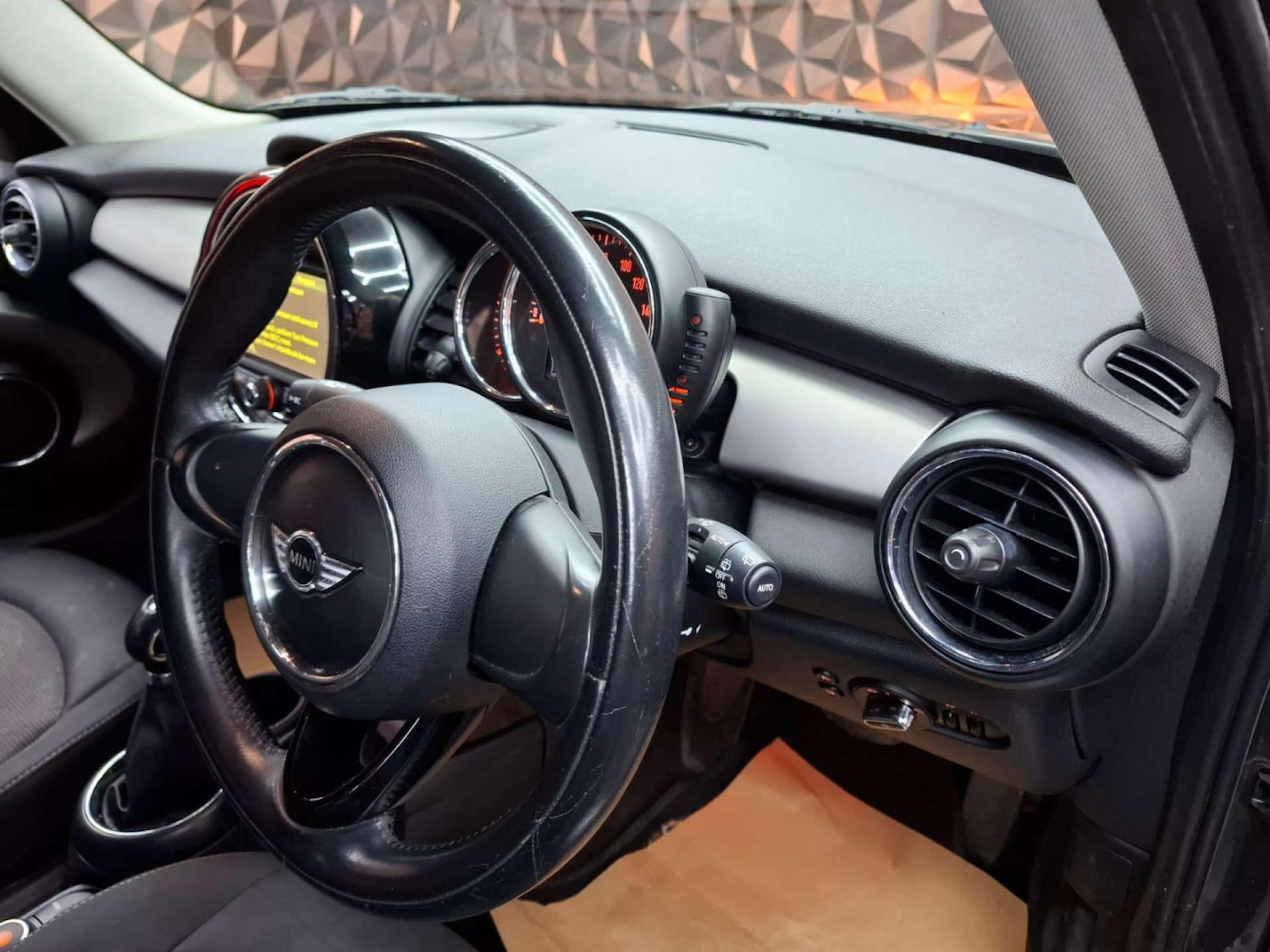 Used MINI Hatch 2015 for sale - 76921479: Photo 42