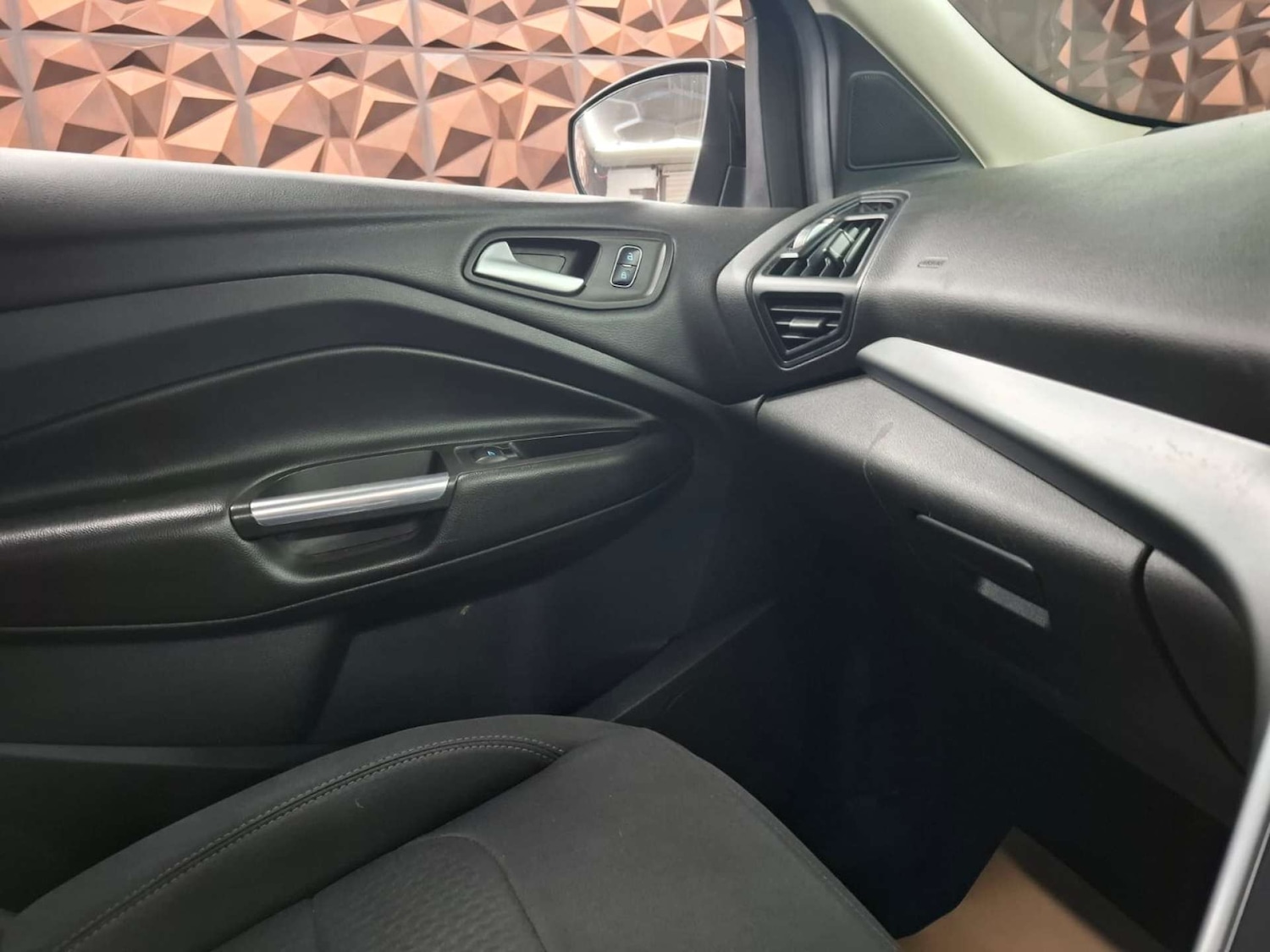 Used Ford Kuga 2017 for sale - 77151142: Photo 17