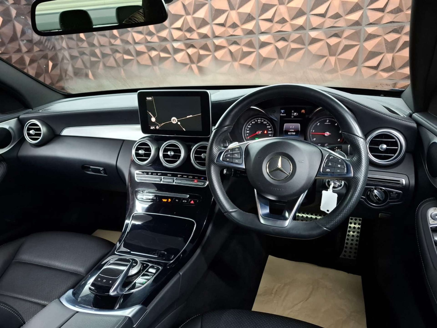 Used Mercedes-Benz C Class 2014 for sale - 77781030: Photo 30