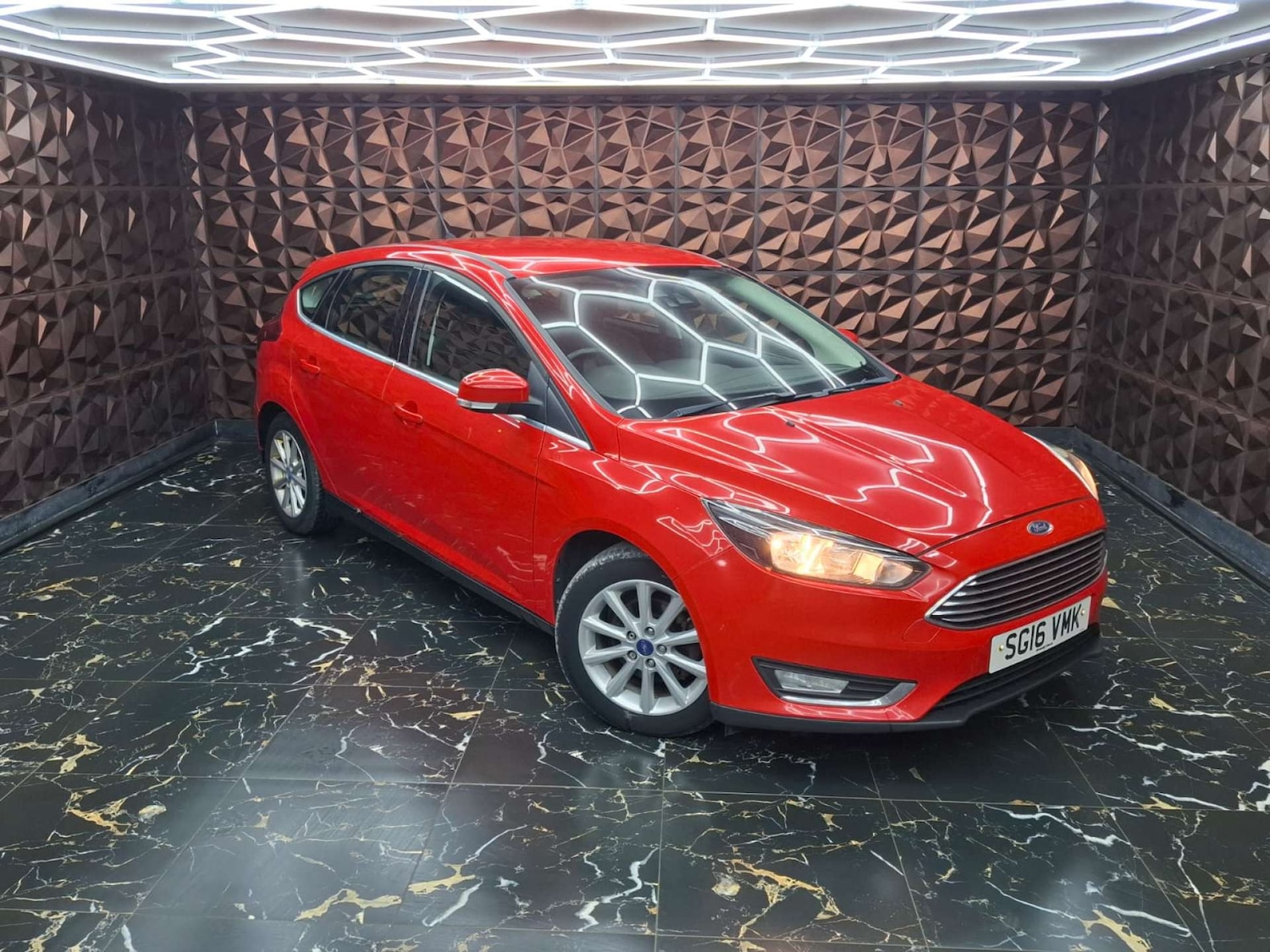 Used Ford Focus 2016 for sale - 76921382: Photo 2