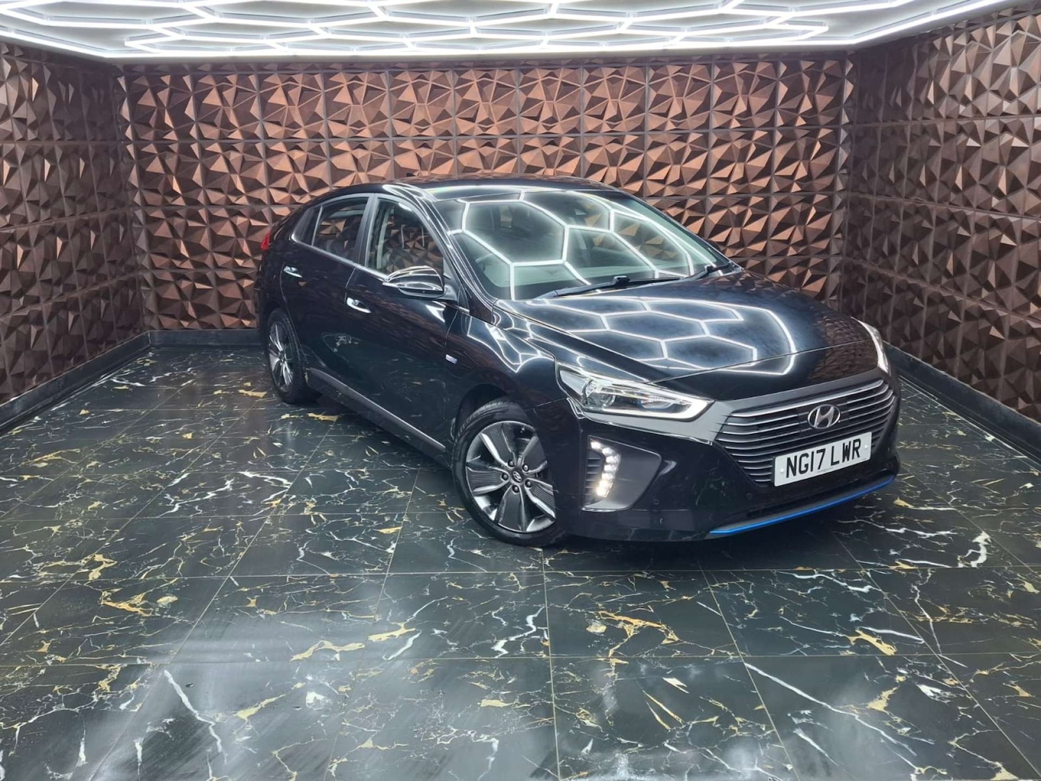 Used Hyundai IONIQ 2017 for sale - 77151130: Photo 2