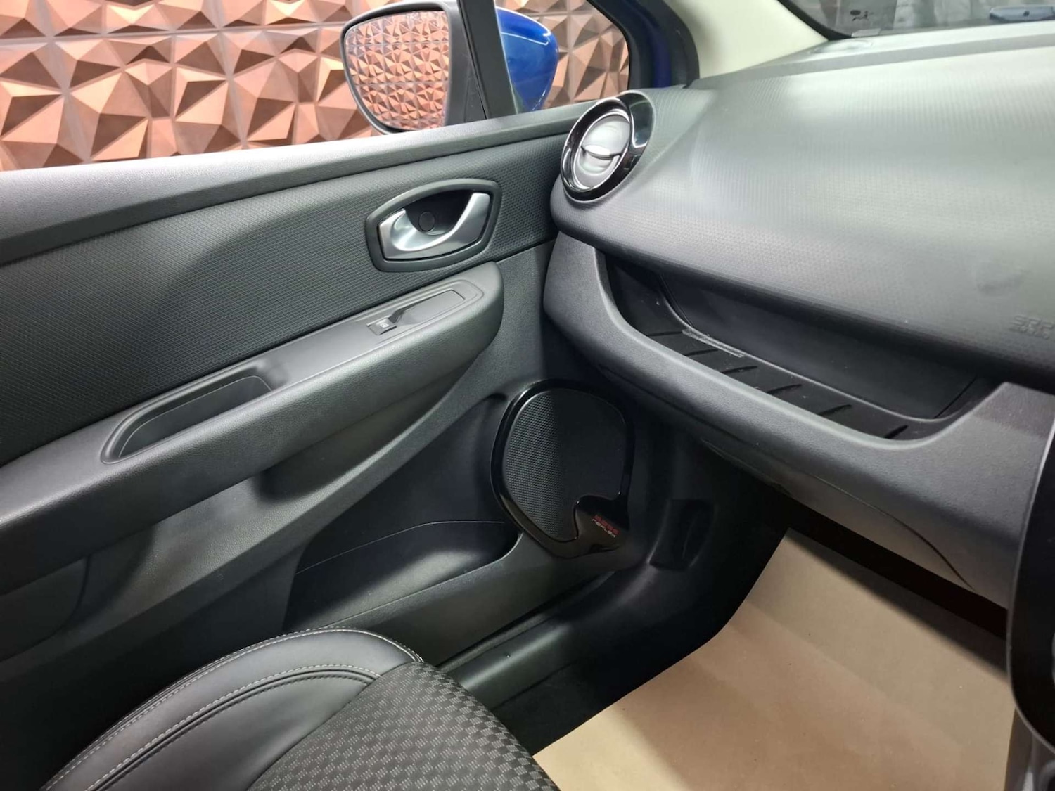 Used Renault Clio 2017 for sale - 76921363: Photo 10