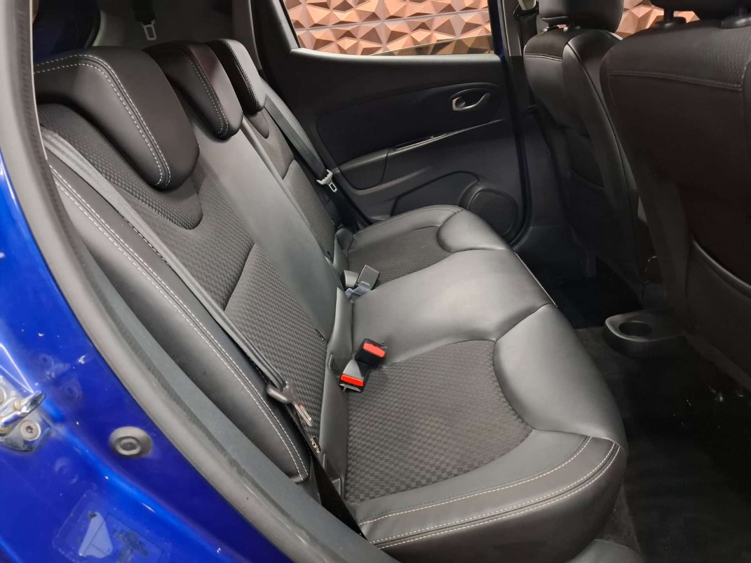 Used Renault Clio 2017 for sale - 76921363: Photo 12