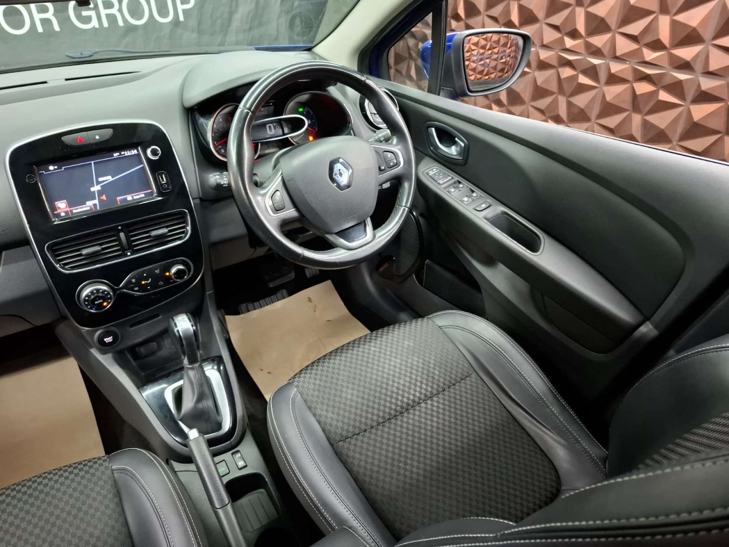 Used Renault Clio 2017 for sale - 76921363: Photo 23